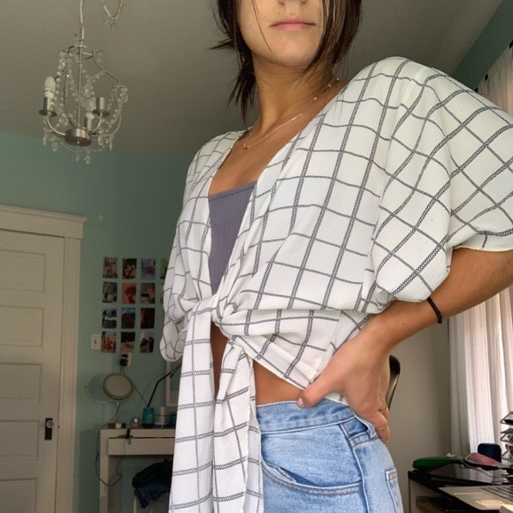 the native one tie top with square design - Picture 3 of 4